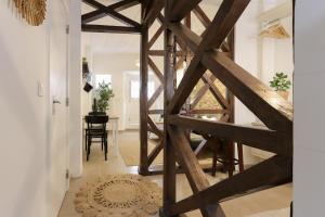 Golden Castle Studio by Homing