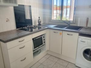 Appartement GOLFE JUAN 3P MER PARKING Villa Orlando 255 avenue de la mer 06220 Vallauris Provence-Alpes-Côte d\'Azur