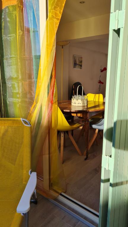 GOLFE JUAN Studio Belledonne proche Cannes et plages 15 Avenue Baptiste Cevoule, 06220 Vallauris
