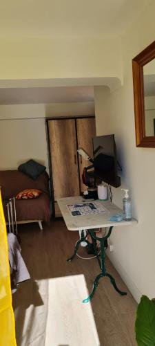 GOLFE JUAN Studio Belledonne proche Cannes et plages