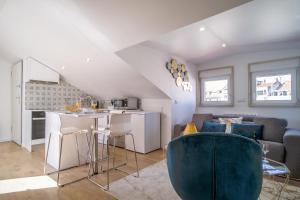 Good Karma - Bright and Sophisticated Apartment with Balcony