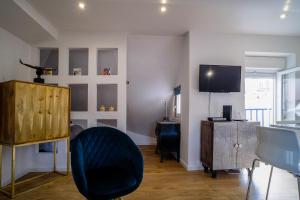 Good Karma - Bright and Sophisticated Apartment with Balcony