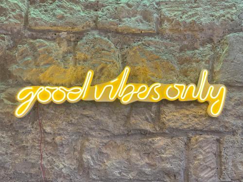 GOOD VIBES Luxurious Loft in Paris 11th, with AC & table football