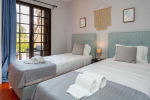 Gorgeous 2BDR Apartment W/Patio & Pool by LovelyStay