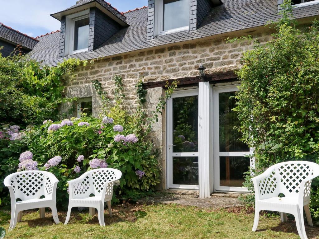 Gorgeous Apartment in Grundshagen with parking