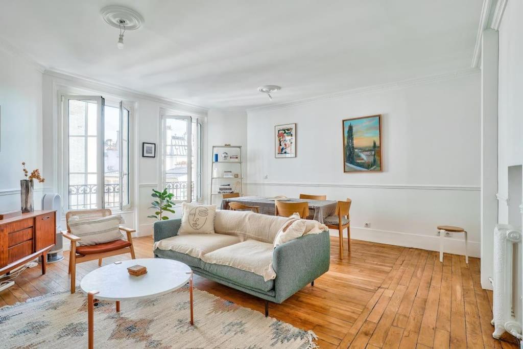 Gorgeous apartment near the Sacré-Coeur & Montmartre 10 Rue Charles Nodier, 75018 Paris
