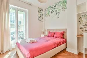 Gorgeous apartment next to the Champs-Elysées