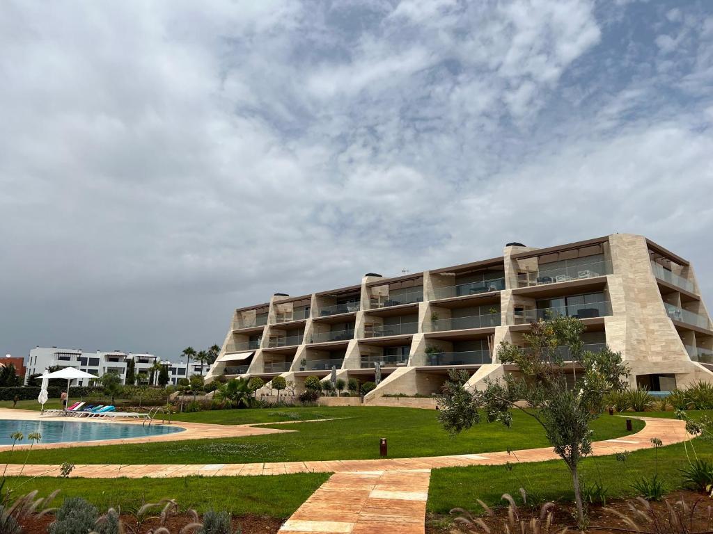 Gorgeous apartment with pools and golf court view Volta do Pessegueiro Laguna Village-LOTE IPP7.3/2-BL.3-APART.L-2 DTO, 8125-406 Quarteira