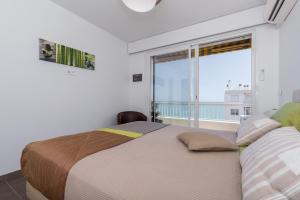 GORGEOUS APT with TERRACE, ELEVATOR, AC, FREE PARKING