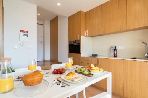 Gorgeous Bright Flat w/ Balcony