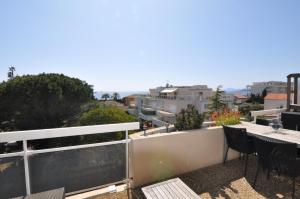 Gorgeous one-bedroom apartment with terrace and sea view -StayInAntibes- Bijou Plage