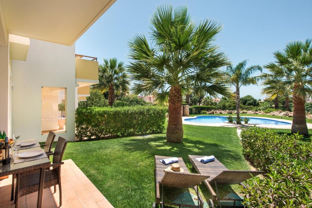 Gorgeous Two Bedroom Apartment in Carvoeiro Urbanização Aldeia Golfemar Lt. 99A, Alfanzina, 8400-550 Carvoeiro