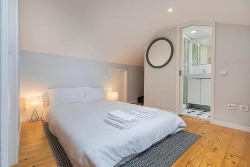 Graceful 2BDR Duplex Apartment by LovelyStay