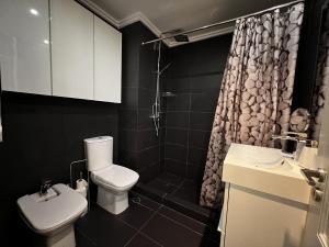 Gracious apartment in condo with pool, Cascais
