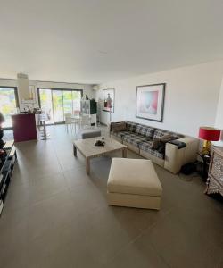 Appartement Grand 3 pièces avec terrasse vue mer tout confort 2718 Avenue Prince Rainier III 06240 Beausoleil Provence-Alpes-Côte d\'Azur