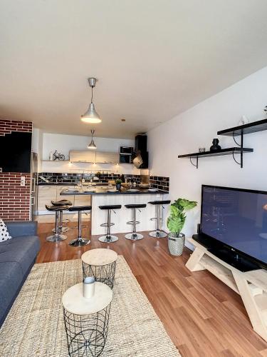Grand Appart Renové centre ville Tram Paris 6pers