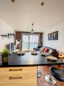 Grand Appart Renové centre ville Tram Paris 6pers