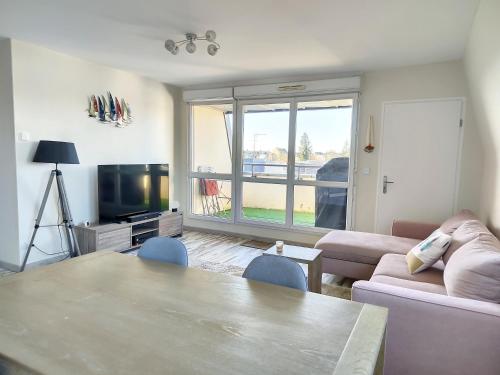 Grand Appart terrasse parking spacieux wifi 4pers