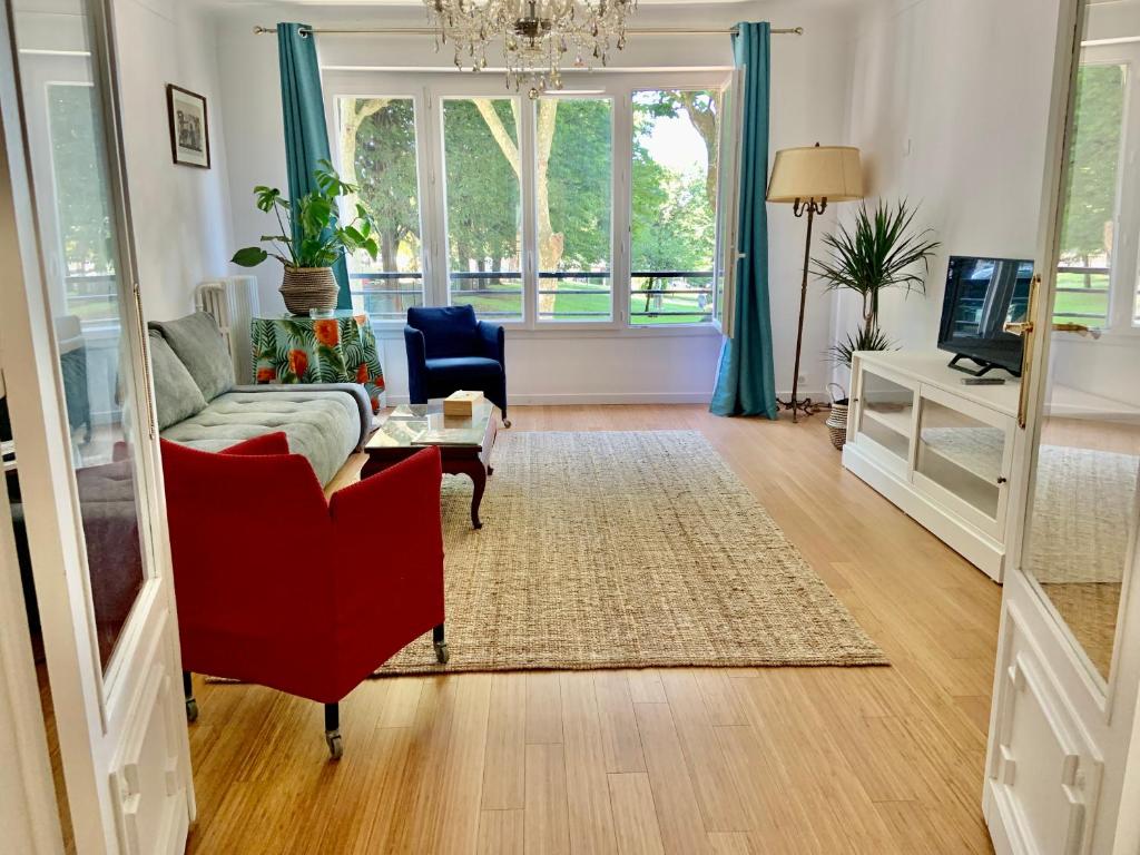 Appartement GRAND Appartement 85m2 centre ville de BIARRITZ 6 pers 34bis Avenue Carnot 64200 Biarritz