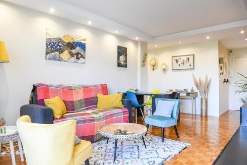 Grand appartement avec balcon et parking