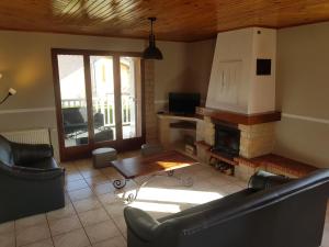 Appartement Grand Appartement avec cheminée \ 19 Lotissement Hameau des Tourterelles 01390 Mionnay Rhône-Alpes