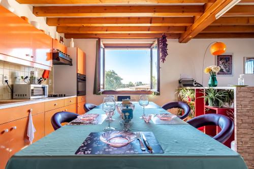 Grand appartement avec vue au calme, Lyon à 25km