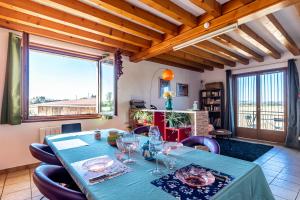 Grand appartement avec vue au calme, Lyon à 25km