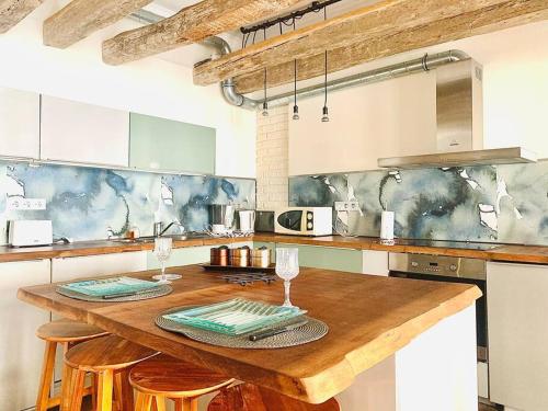 GRAND APPARTEMENT CHARME ANCIEN ET CONFORT