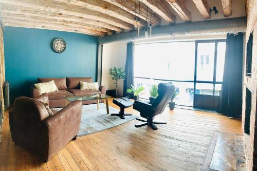 GRAND APPARTEMENT CHARME ANCIEN ET CONFORT