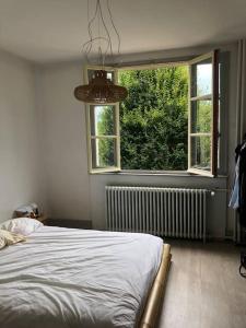 Grand appartement dans Belle maison avec un jardin