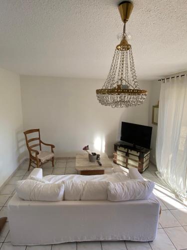 Grand appartement en résidence calme avec piscine