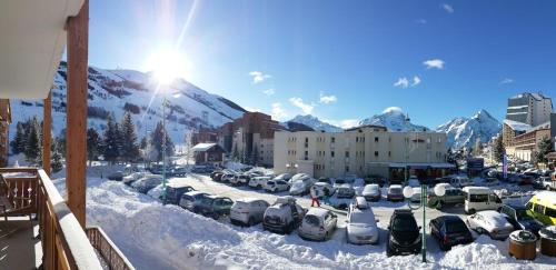 Grand appartement lumineux 53m², 3 pièces, 6 à 8 pers, centre station, pied pistes