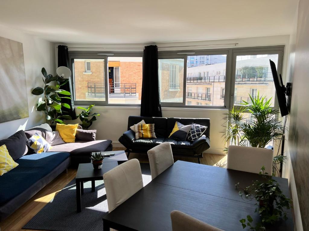 Grand Appartement lumineux proche Tour Effeil 4 Rue Jean-Pierre Bloch, 75015 Paris