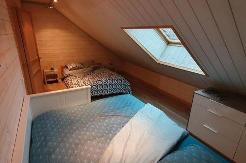 Grand appartement neuf avec parking gratuit.