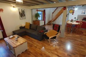 Grand appartement neuf avec parking gratuit.