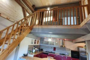 Grand appartement neuf avec parking gratuit.