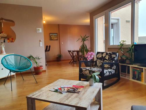 Grand appartement très calme parking et balcon