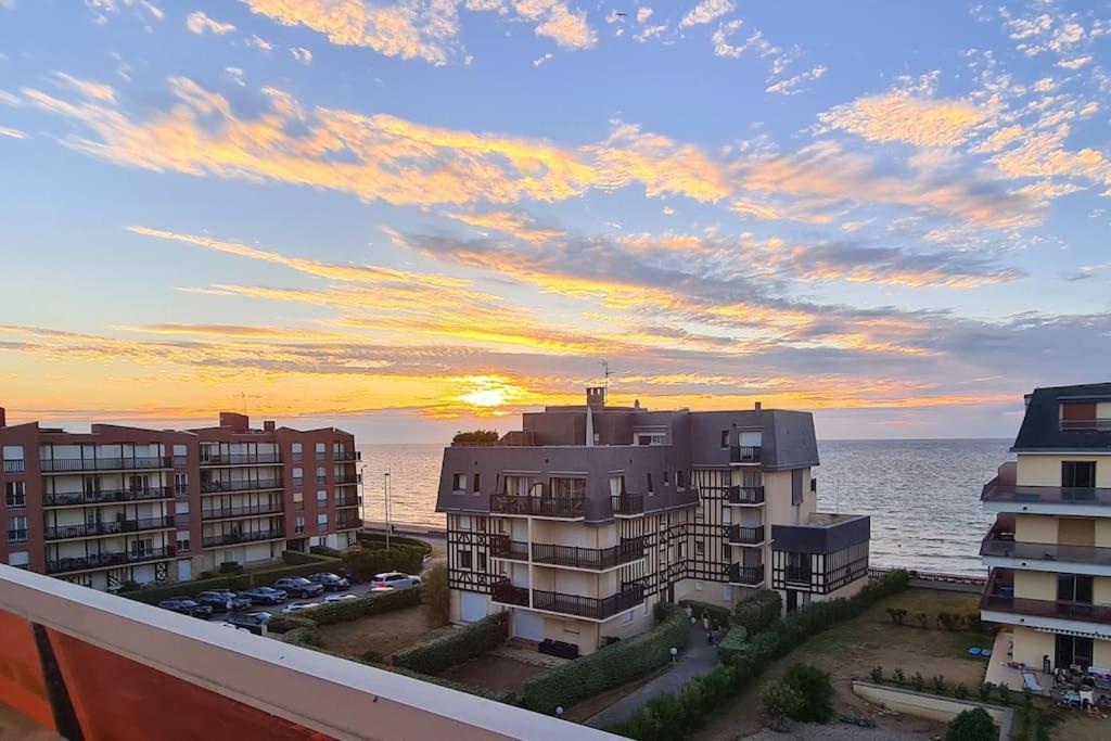 Appartement Grand appartement Vue sur mer à Cabourg 25 Avenue du Maréchal Foch 14390 Cabourg