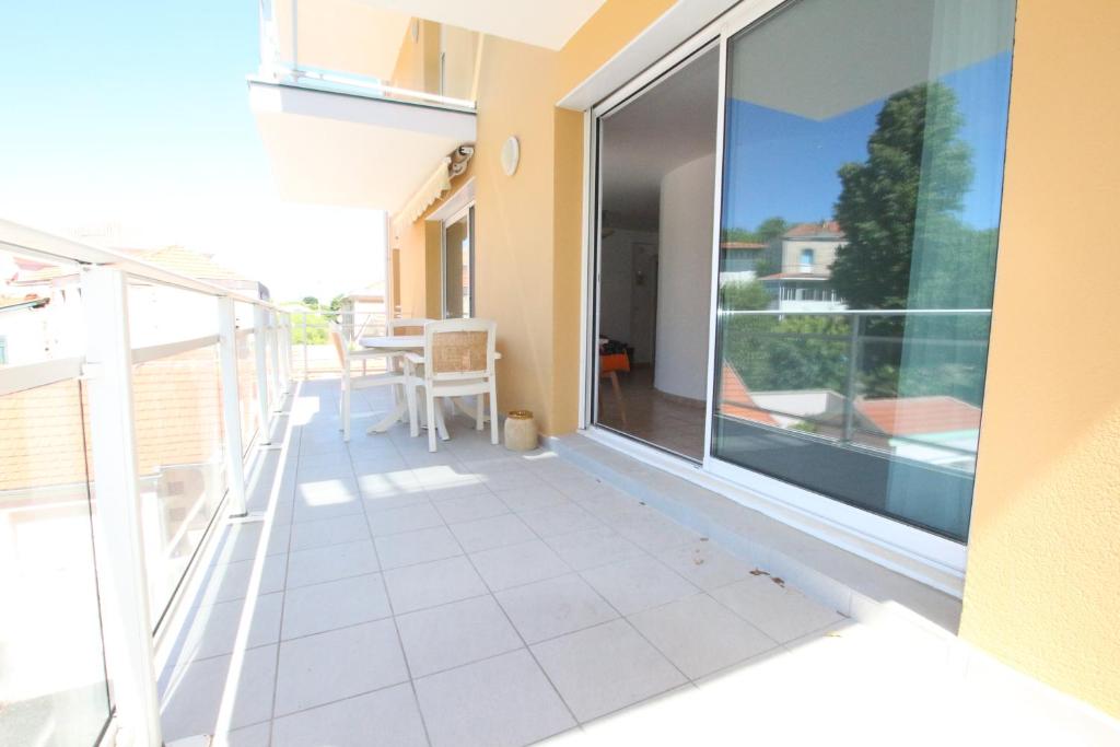 Appartement Grand Appt T2 terrasse SUD + PKG - 150m de la plage d'Eyrac 152 boulevard de la plage 33120 Arcachon