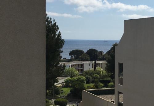 Grand et confortable studio 30 m2 en bord de mer