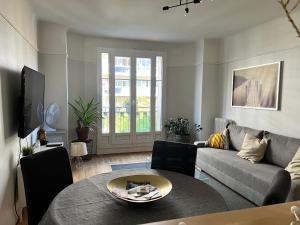 Grand F2 vue sur la maison de Georges Brassens