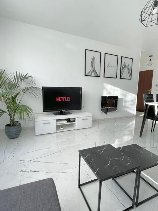 Appartement Grand F3 à 30mn de Paris - Terrasse + Parking privé Appartement 10, Rdc 103 Rue de Paris 95310 Saint-Ouen-lʼAumône