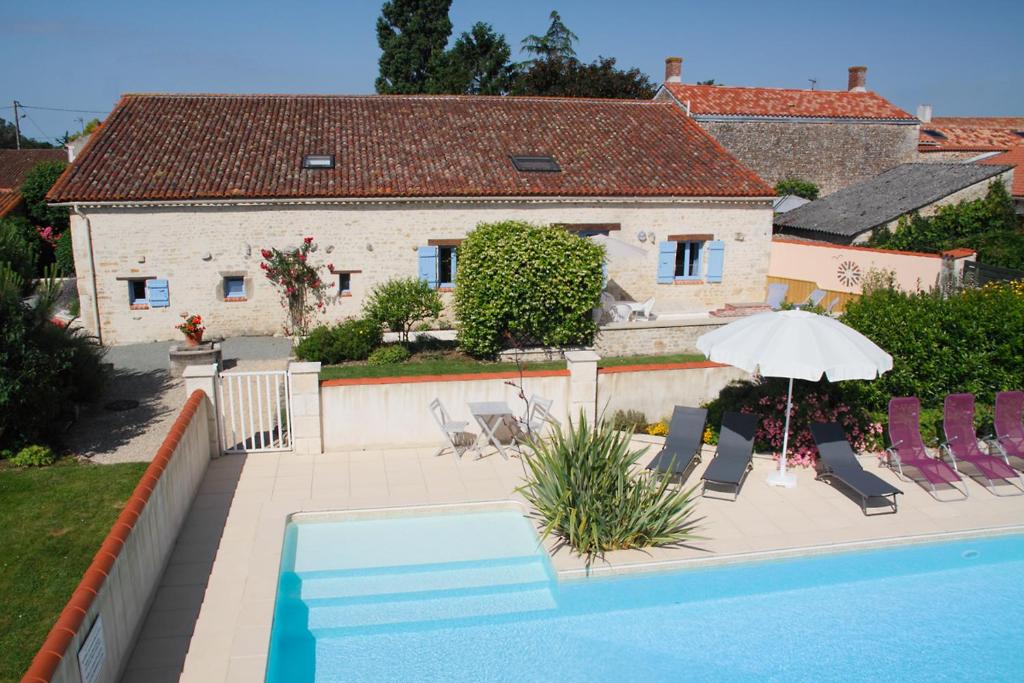 Appartement Grand gîte jusqu'à 7 personnes, avec piscine 10 Rue de la Frise 85320 Corpe