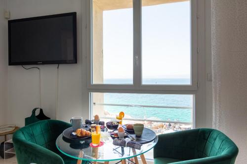 GRAND LARGE SUR LA CORNICHE Marseille par conciergerie by sam