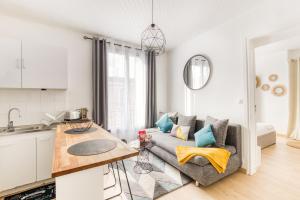 Appartement Grand Line - Parking- Métro 5 - Easy Check-in - Netflix - Disney Plus 4eme étage 52 Avenue Jean Lolive 92600 Pantin Île-de-France