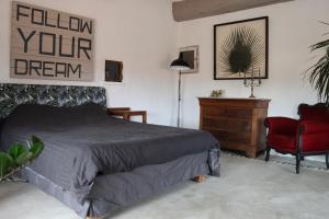 Grand loft de charme, place du village à Thuir