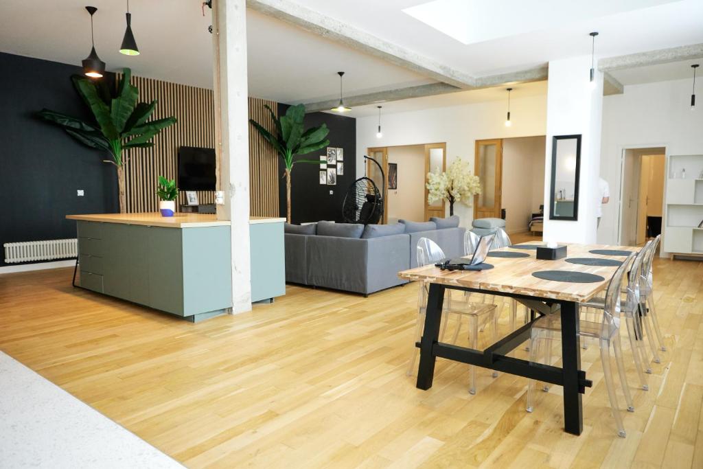 Appartement Grand Loft - Idéal pour visiter Paris - Parking gratuit 15 Rue Jules Ferry 93170 Bagnolet