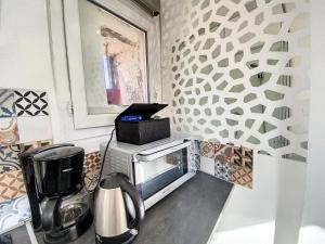 Appartement Grand St Pierre Studio mansardé atypique Climatisé 8 Rue Montmorency 34200 Sète Languedoc-Roussillon