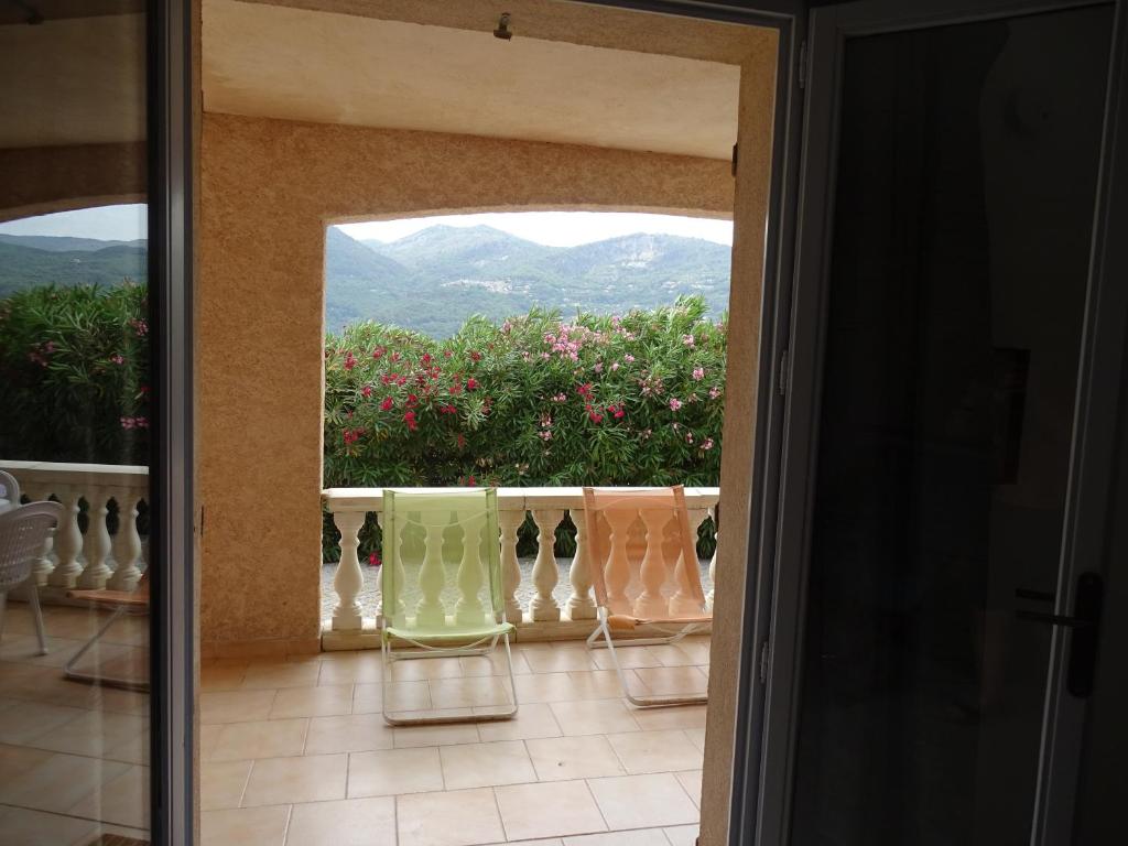 Appartement Grand STUDIO au calme Entre Mer et Montagnes 327 Chemin des vignes 06670 Saint-Martin-du-Var