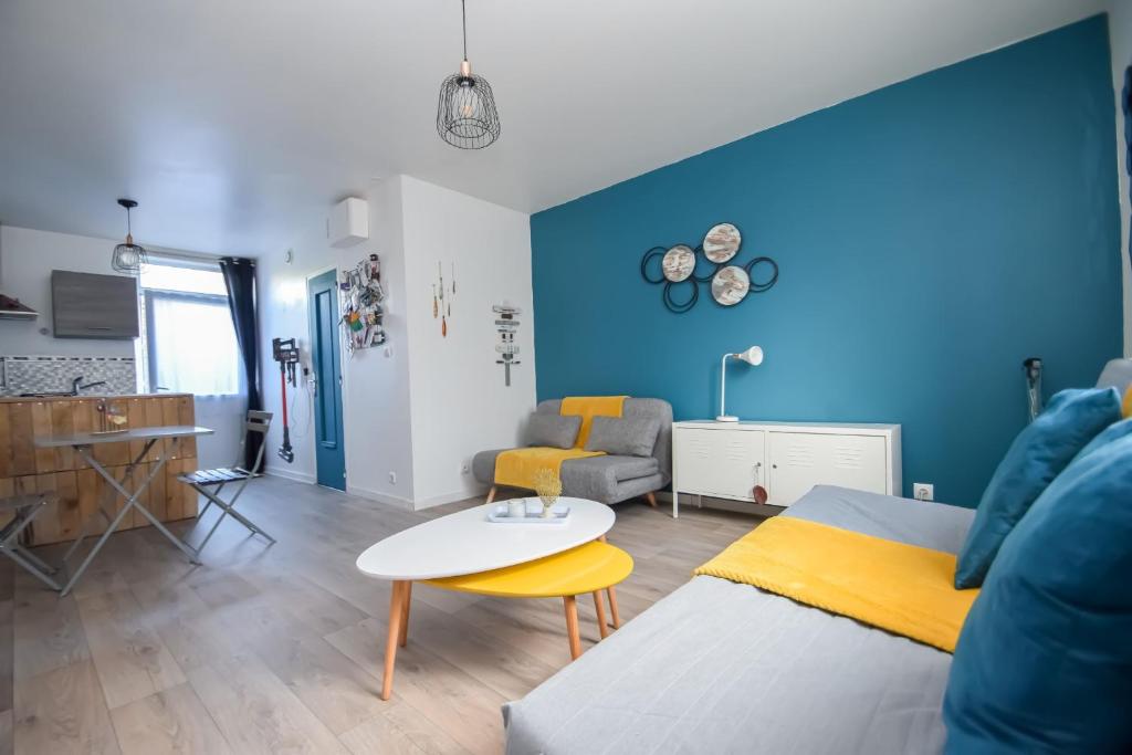 Appartement Grand studio au coeur de Dinard à 1min du marché et 6min plage de l'Écluse 10 Rue de la Gare 35800 Dinard